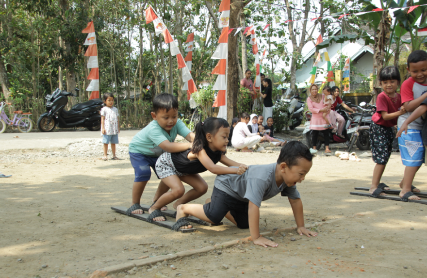 Memaknai Kemerdekaan dan Kebebasan dari Lomba Anak-anak RT 11